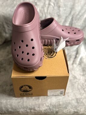 NWT SALEHE BEMBURY CROCS